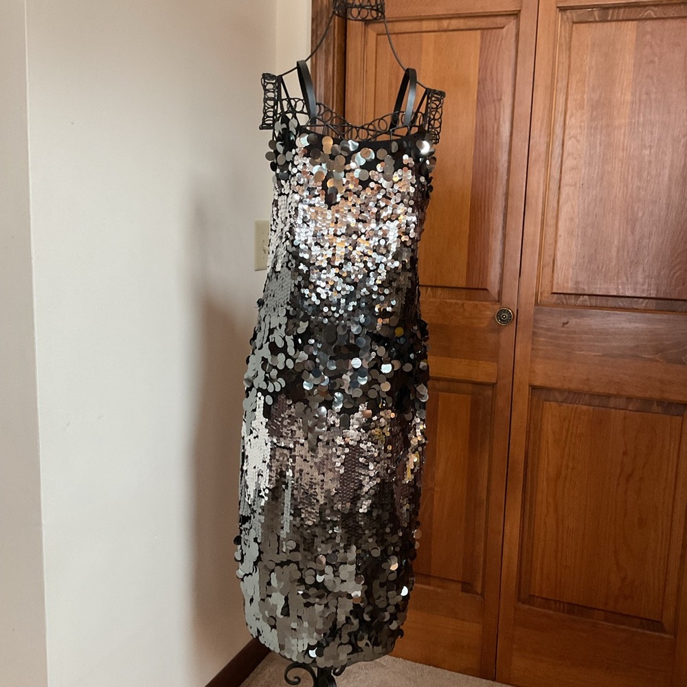 Avec des filles Sequin Black and Silver Dress, 6, New - Picture 4 of 11